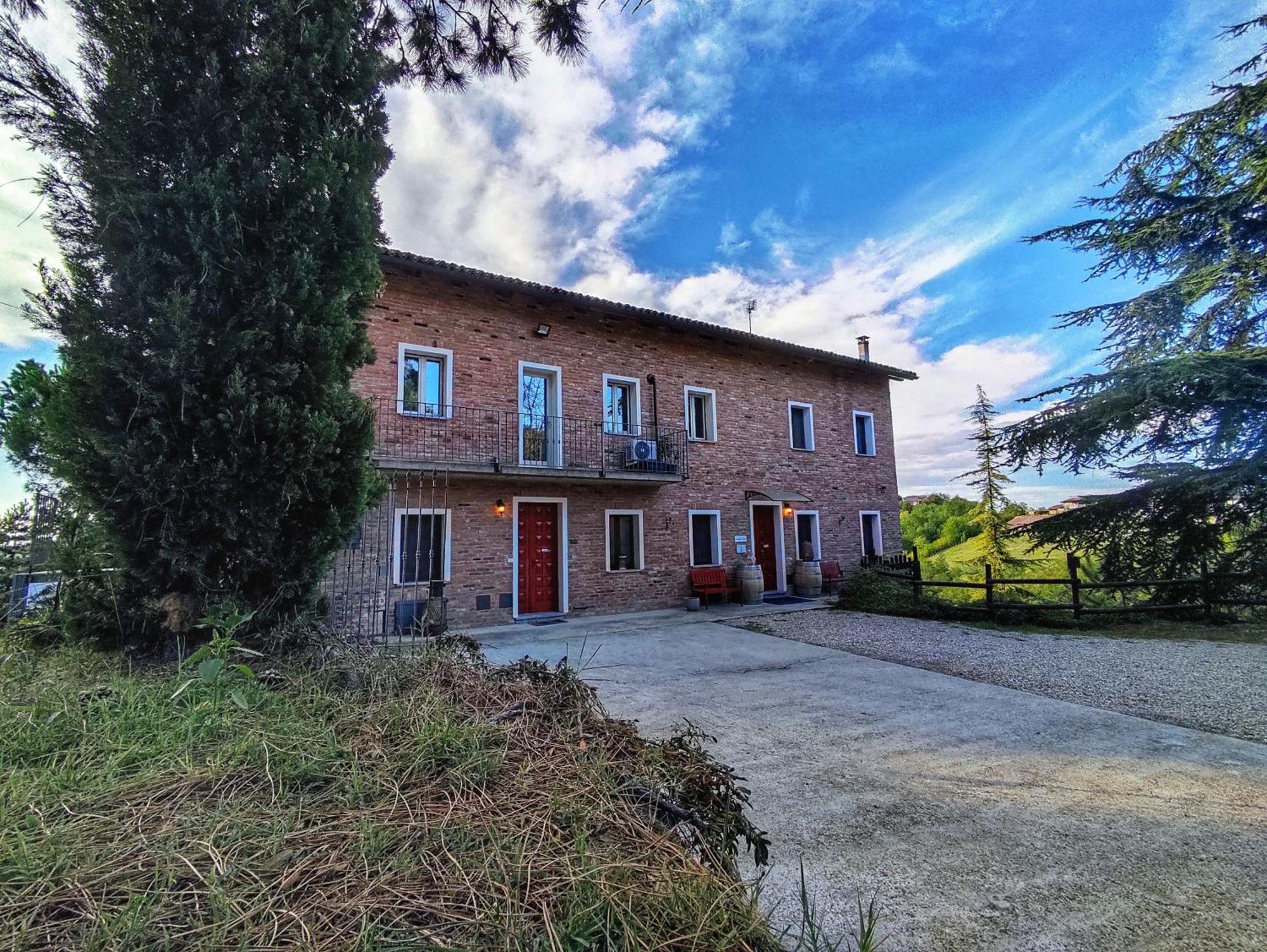 La Tomatica In Commedia Villa Mongardino Exteriör bild